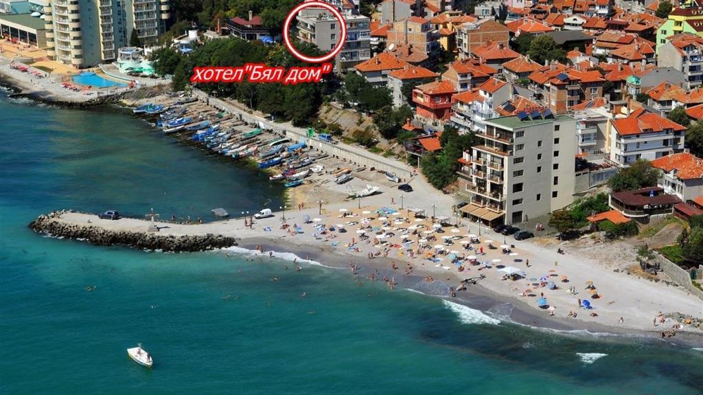 Family Hotel White House Pomorie Bagian luar foto
